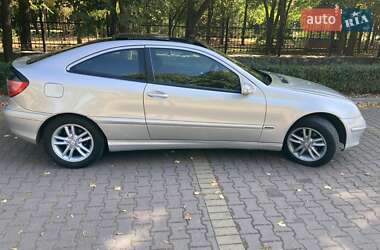 Купе Mercedes-Benz C-Class 2001 в 