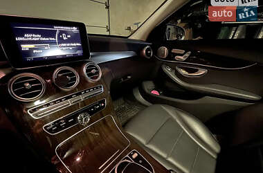Седан Mercedes-Benz C-Class 2017 в 