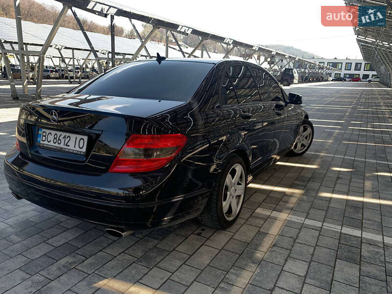 Седан Mercedes-Benz C-Class 2010 в Винниках