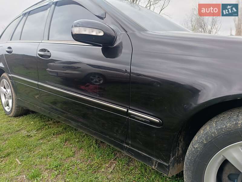 Универсал Mercedes-Benz C-Class 2004 в Рени