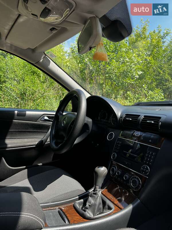 Универсал Mercedes-Benz C-Class 2006 в Первомайске