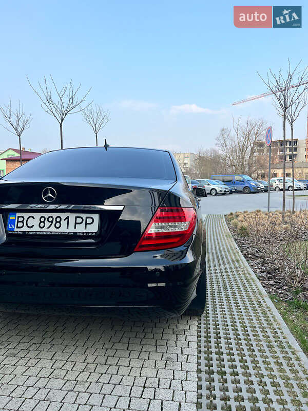 Седан Mercedes-Benz C-Class 2011 в Львові