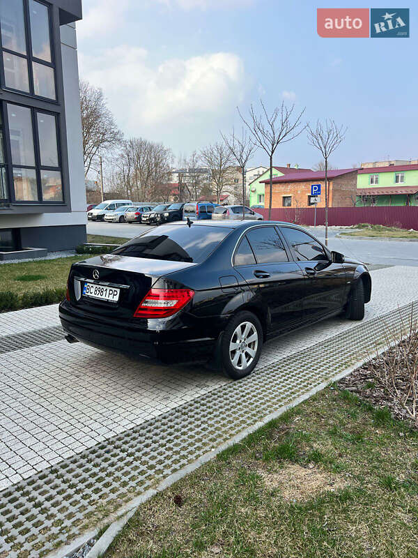 Седан Mercedes-Benz C-Class 2011 в Львові