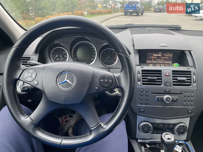 Универсал Mercedes-Benz C-Class 2010 в Ивано-Франковске фото 2 Универсал Mercedes-Benz C-Class 2010 в Ивано-Франковске