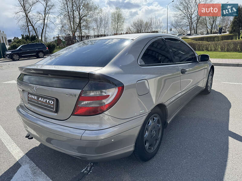Купе Mercedes-Benz C-Class 2004 в Києві
