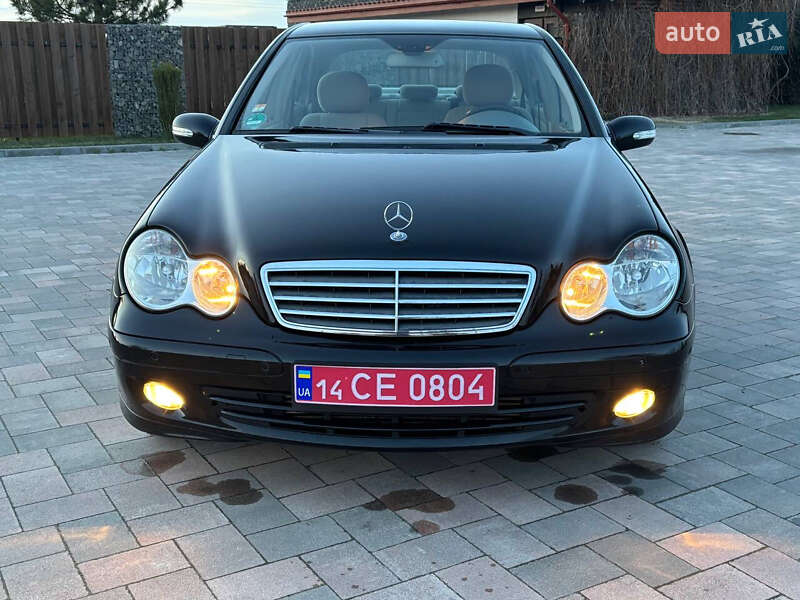 Седан Mercedes-Benz C-Class 2005 в 