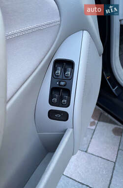 Седан Mercedes-Benz C-Class 2005 в 