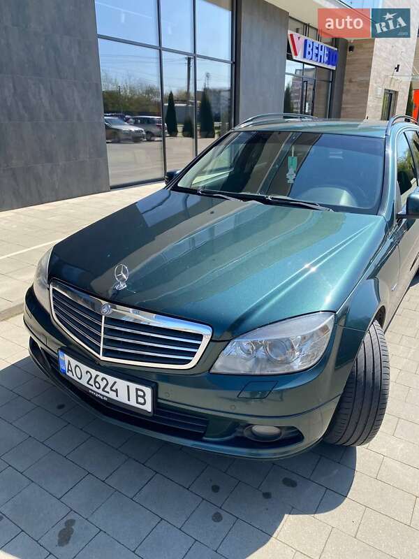 Универсал Mercedes-Benz C-Class 2010 в Ужгороде