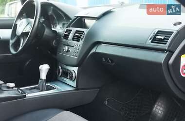 Універсал Mercedes-Benz C-Class 2011 в 