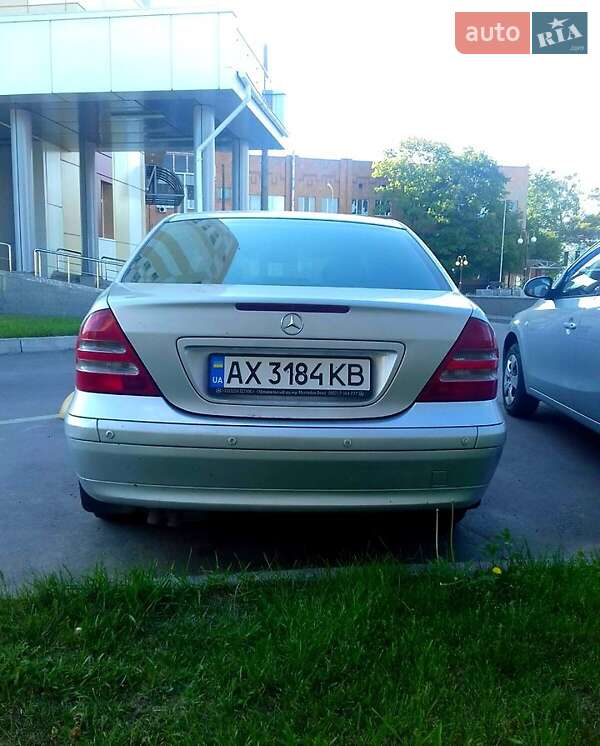Mercedes-Benz C-Class 2004