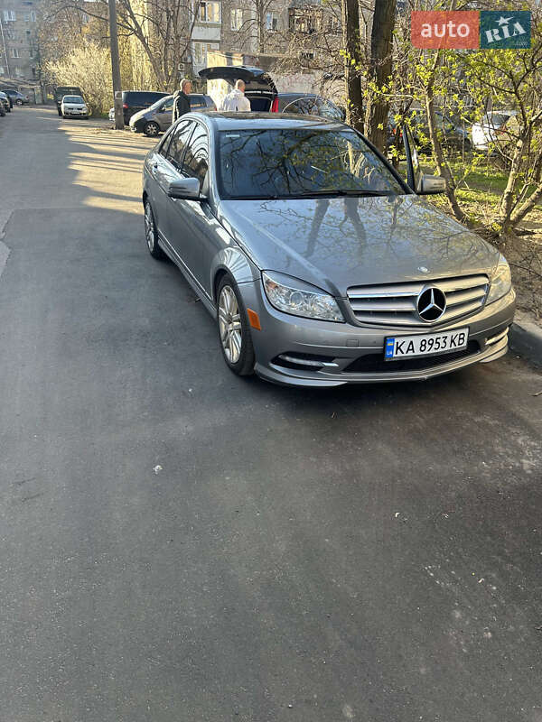 Седан Mercedes-Benz C-Class 2011 в Киеве