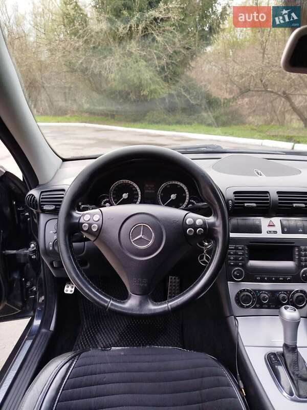 Седан Mercedes-Benz C-Class 2005 в Жидачове