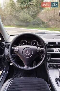 Седан Mercedes-Benz C-Class 2005 в 