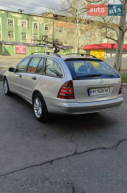 Универсал Mercedes-Benz C-Class 2004 в 