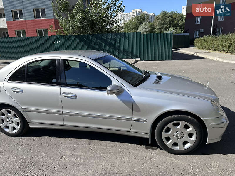 Mercedes-Benz C-Class 2004