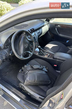 Седан Mercedes-Benz C-Class 2004 в 