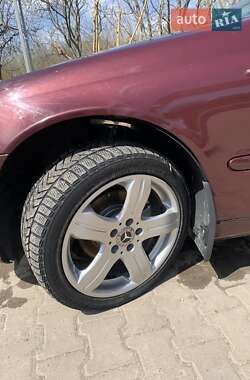 Седан Mercedes-Benz C-Class 2006 в Черновцах