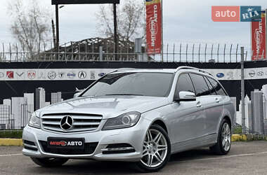 Універсал Mercedes-Benz C-Class 2012 в 