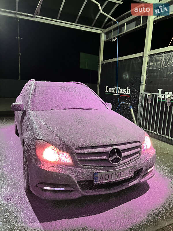 Універсал Mercedes-Benz C-Class 2011 в 