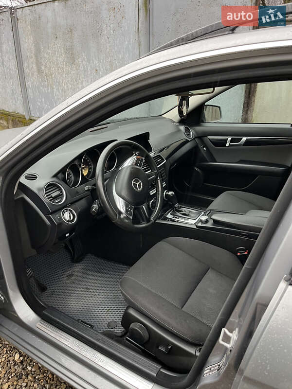Универсал Mercedes-Benz C-Class 2011 в Тячеве