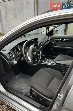 Універсал Mercedes-Benz C-Class 2011 в 