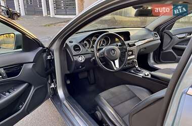 Купе Mercedes-Benz C-Class 2011 в 