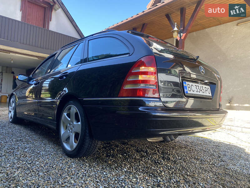 Универсал Mercedes-Benz C-Class 2004 в Львове