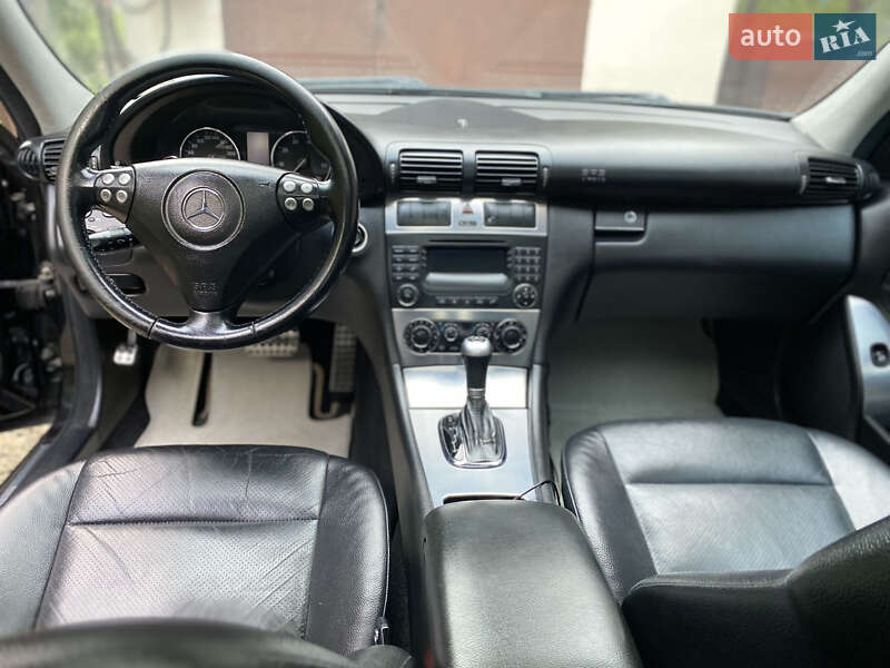 Универсал Mercedes-Benz C-Class 2004 в Львове