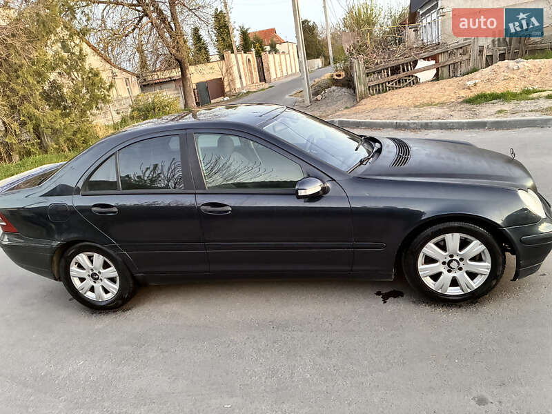 Седан Mercedes-Benz C-Class 2001 в Миколаєві