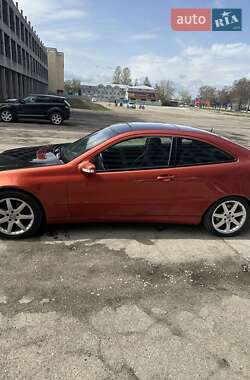 Купе Mercedes-Benz C-Class 2002 в 