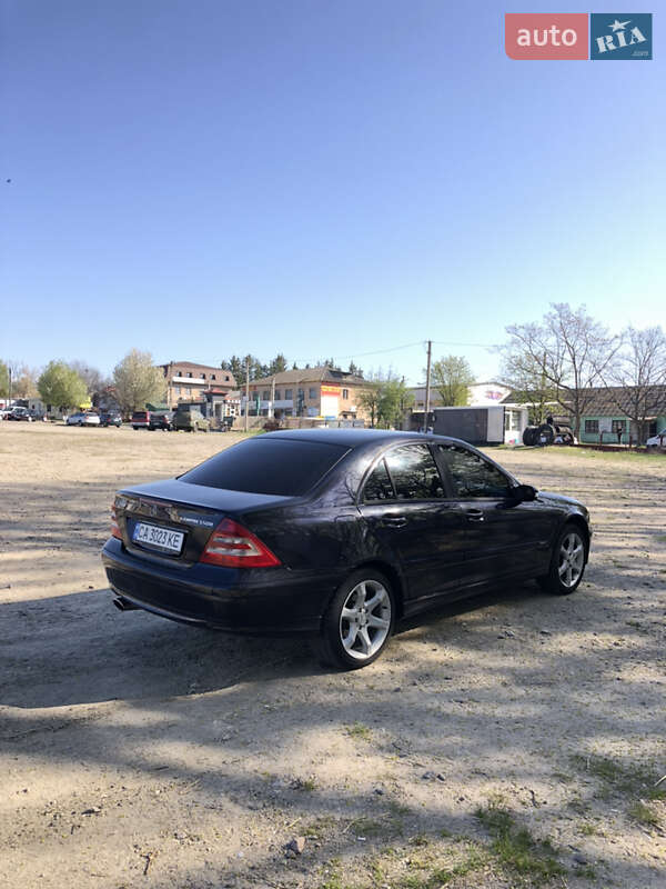 Седан Mercedes-Benz C-Class 2006 в Умани