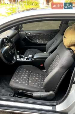 Купе Mercedes-Benz C-Class 2002 в 