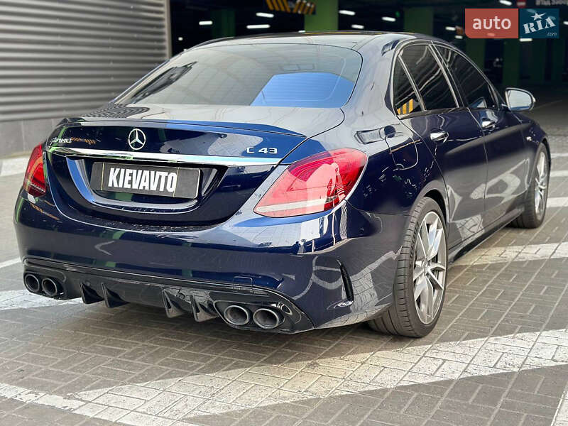 Седан Mercedes-Benz C-Class 2019 в Киеве