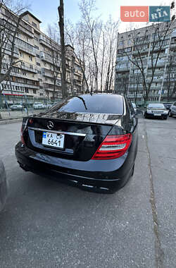 Седан Mercedes-Benz C-Class 2011 в 