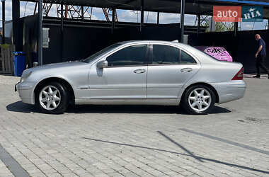 Седан Mercedes-Benz C-Class 2002 в 