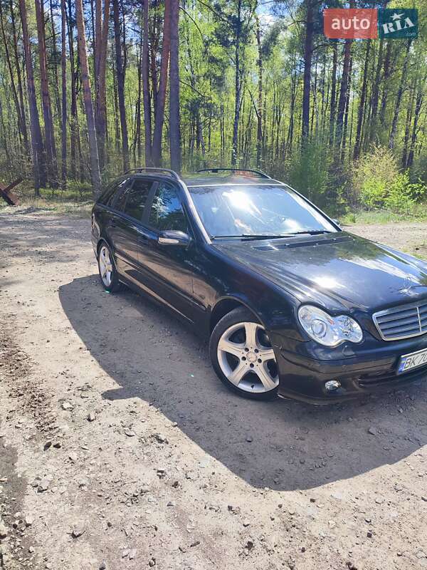 Универсал Mercedes-Benz C-Class 2004 в Сарнах