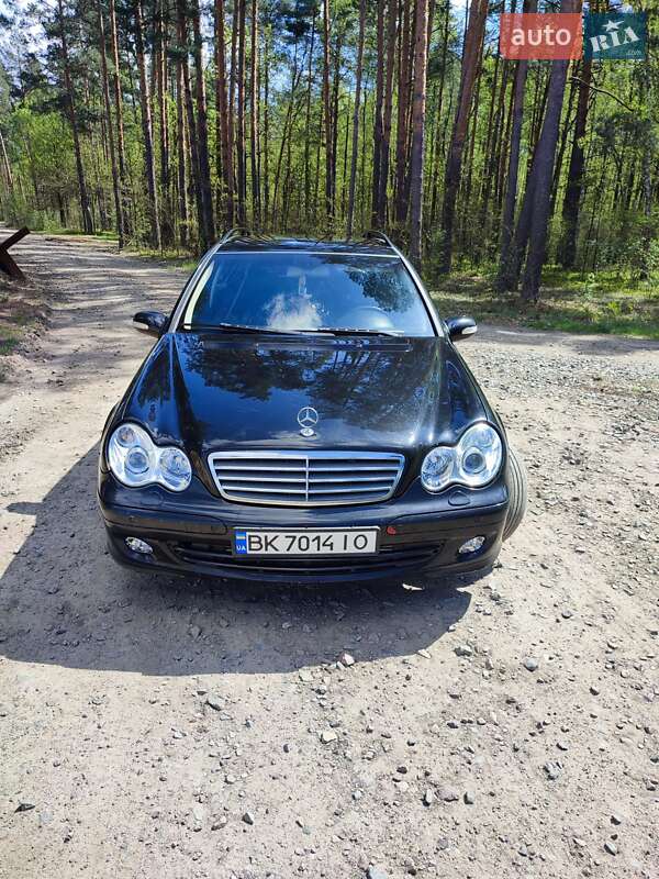 Mercedes-Benz C-Class 2004