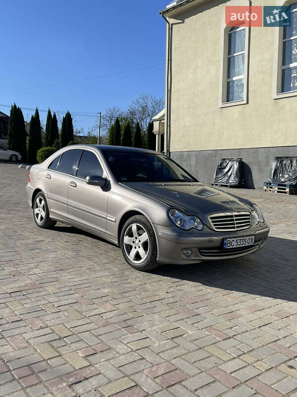 Седан Mercedes-Benz C-Class 2004 в Львове