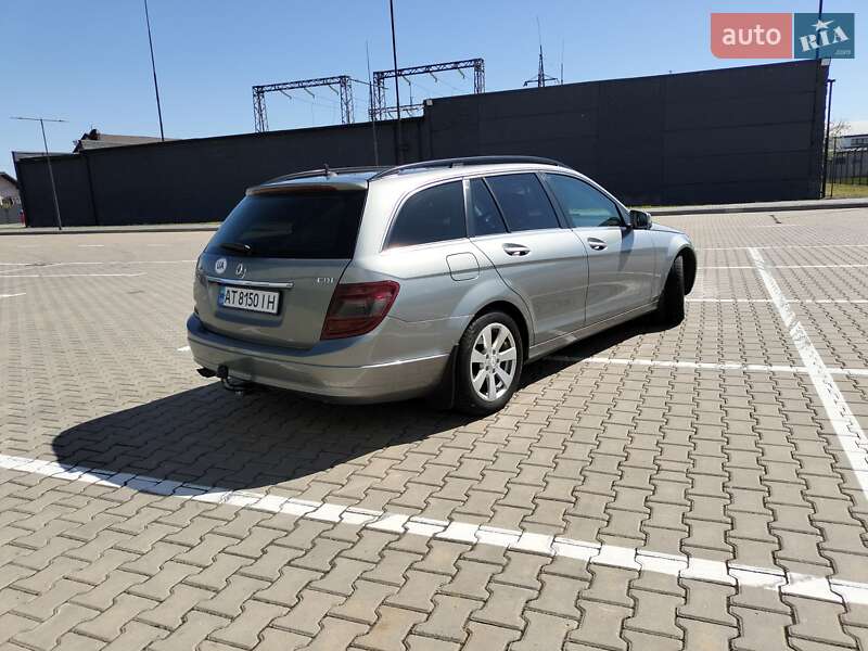 Універсал Mercedes-Benz C-Class 2009 в Івано-Франківську