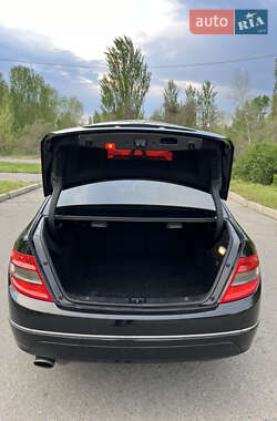 Седан Mercedes-Benz C-Class 2009 в 