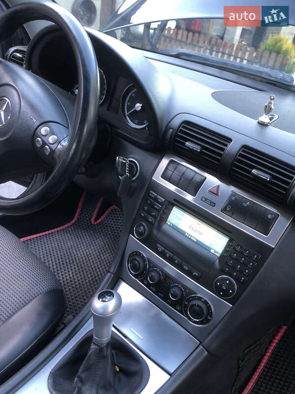Седан Mercedes-Benz C-Class 2005 в Яворове