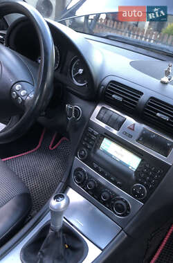 Седан Mercedes-Benz C-Class 2005 в 