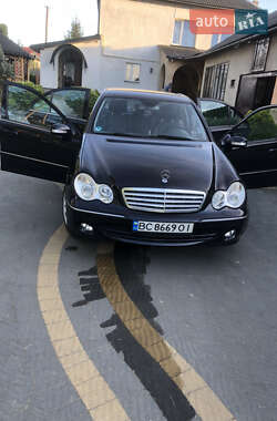 Седан Mercedes-Benz C-Class 2005 в 