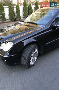 Седан Mercedes-Benz C-Class 2005 в 