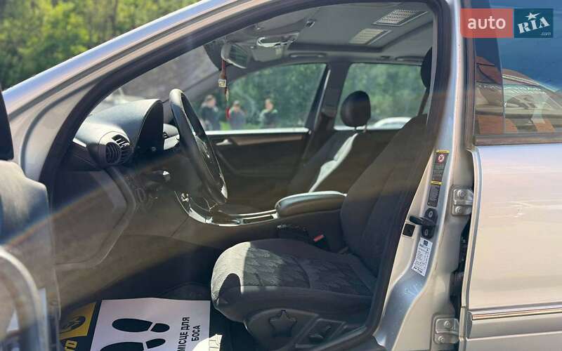 Универсал Mercedes-Benz C-Class 2004 в Черновцах