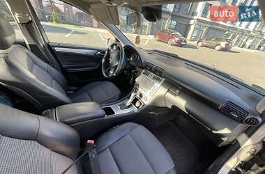 Седан Mercedes-Benz C-Class 2004 в 