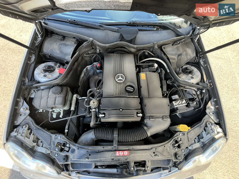 Седан Mercedes-Benz C-Class 2004 в Киеве