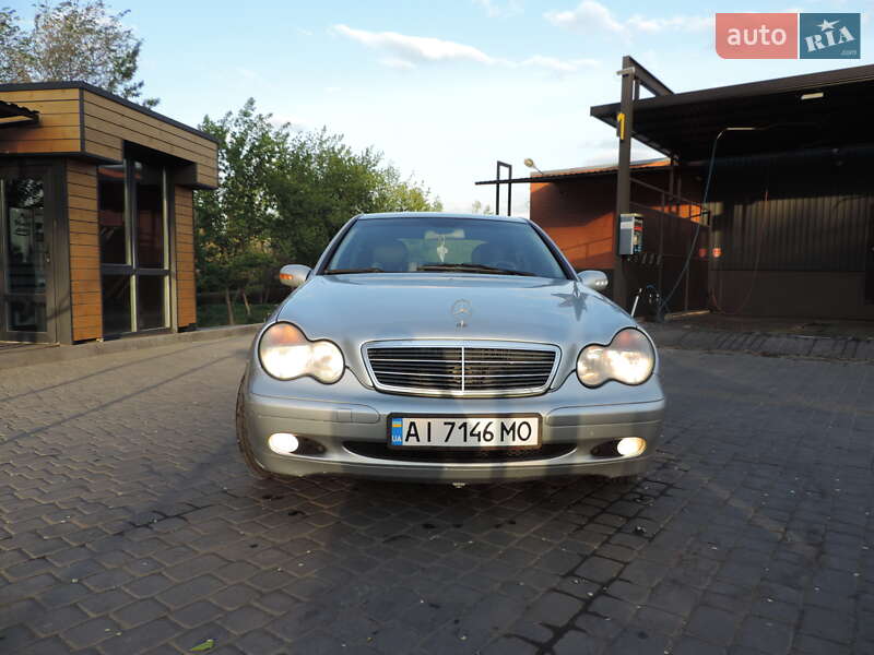 Седан Mercedes-Benz C-Class 2002 в Кривом Роге