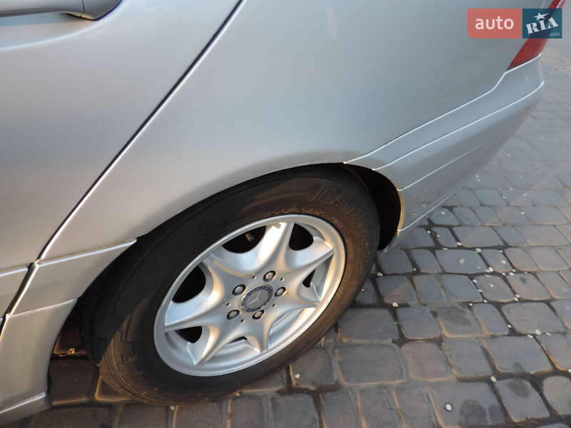 Седан Mercedes-Benz C-Class 2002 в Кривом Роге