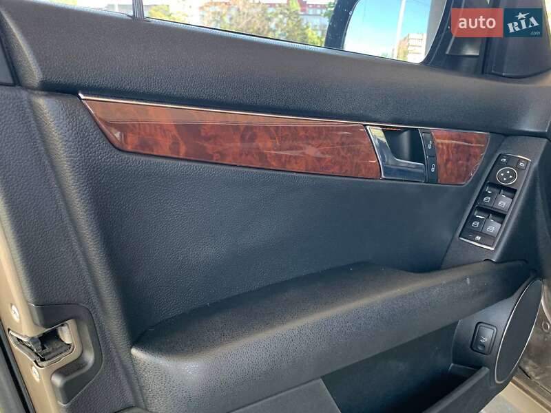 Седан Mercedes-Benz C-Class 2007 в Миколаєві